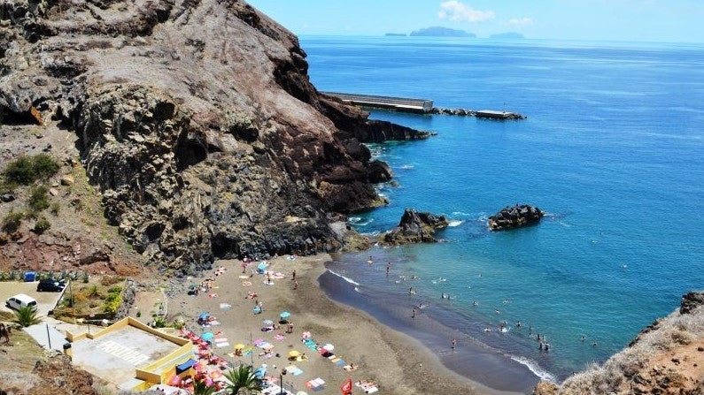 Imagem de Homem morreu ao cair de uma ravina na Prainha, Caniçal