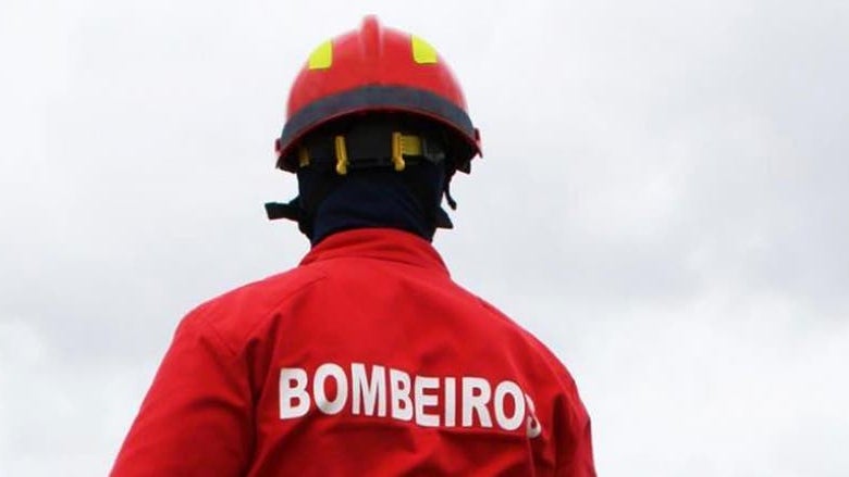 Incêndio em mato mobilizou bombeiros