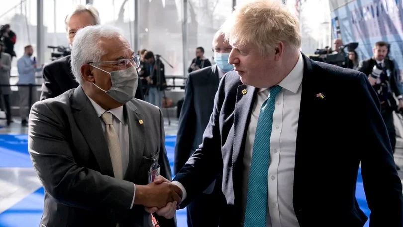 Imagem de Costa em Londres com Boris Johnson