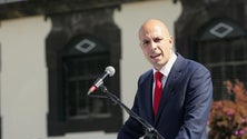 Imagem de Paulo Cafôfo apela às associações portuguesas no Brasil que concorram a apoios