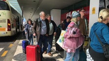 Imagem de Turistas regressam em massa aos seus países (Vídeo)