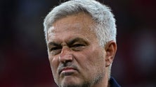 Imagem de UEFA abre processo disciplinar a Mourinho por palavras ao árbitro da final