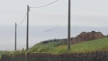 Imagem de Barco incendeia-se ao largo da Terceira