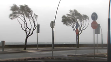 Imagem de Depressão Elsa gera rajada de 107 quilómetros nos Açores (Vídeo)