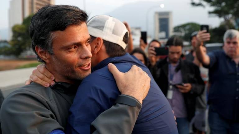 Venezuela: Leopoldo López e a sua família estão na embaixada espanhola em Caracas