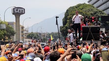 Imagem de Guaidó pede manifestação pacífica no sábado