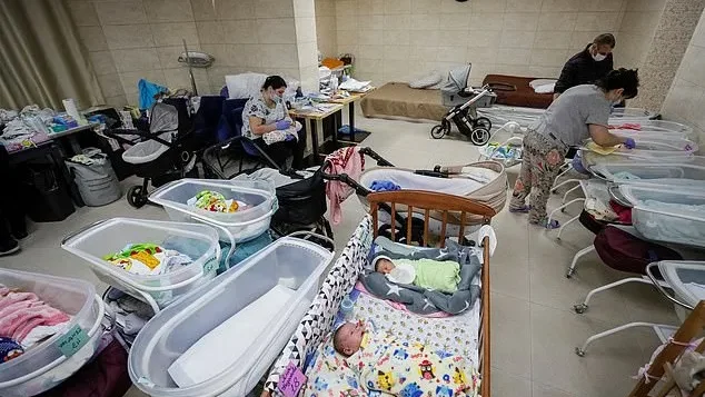 Imagem de Maternidade de Mariupol evacuada à força para a Rússia