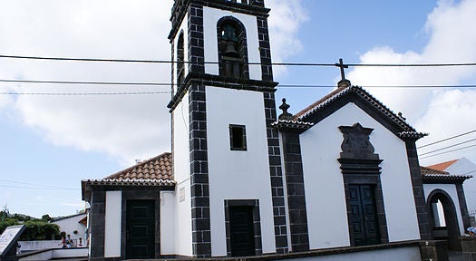 População do Bom Jesus dos Aflitos quer afastar o padre (Som) - Sociedade -  RTP Açores - RTP