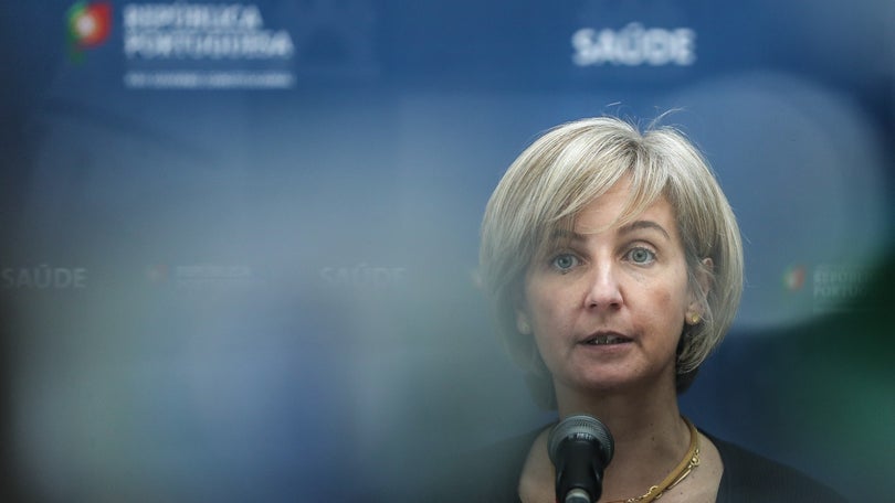 Ministra diz que é prematuro falar de pausa na vacina da Janssen