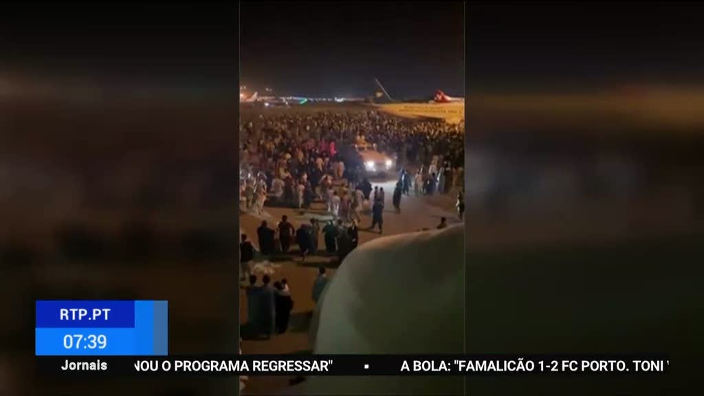 Afeganistão. Centenas de pessoas que querem abandonar o país estão no aeroporto de Cabul - Vimarsana News