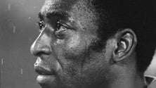 Imagem de Pelé: Muitas horas de espera para despedida ao «rei»