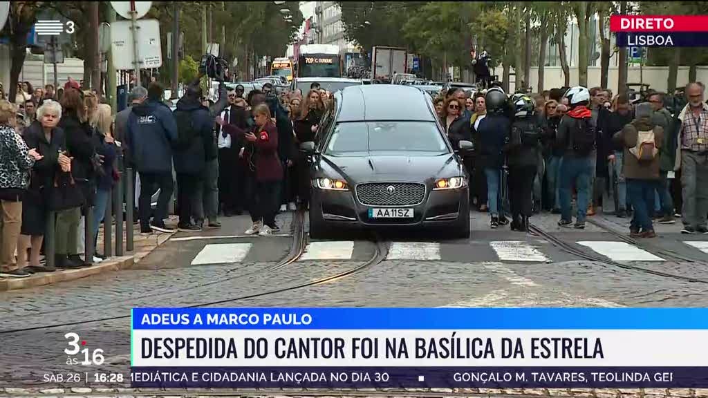 Adeus a Marco Paulo. Fãs despedem-se do cantor em cortejo até ao cemitério