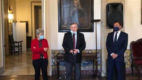 Imagem de Emigrantes elogiam consulados