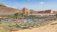 Imagem de Covid-19. Hotel Vila Baleira cancela operação charter de Itália até 29 de maio