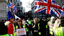 Imagem de Brexit. Parlamento vota acordo na terça-feira mas resultado continua incerto