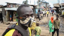 Imagem de Covid-19: Mais de 10.000 profissionais de saúde em África estão infetados – OMS