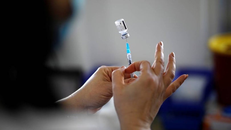 Governo e `task force` avaliam «forma mais rápida» de vacinar imigrantes ilegais