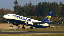 Imagem de Covid-19: Ryanair não retoma voos se tiver de deixar lugares vazios para manter distâncias