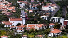 Imagem de Duas pessoas desalojadas devido a chuvas fortes no Funchal