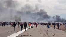 Imagem de Sete jovens portugueses retidos no Peru por conflitos