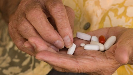 Imagem de Porto Moniz apoia idosos na compra de medicamentos