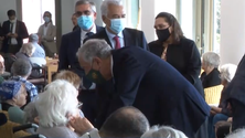 Imagem de Presidente visita idosos na Calheta (Vídeo)