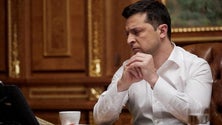 Imagem de Zelensky acusa Ocidente de falta de coragem e pede jatos e tanques