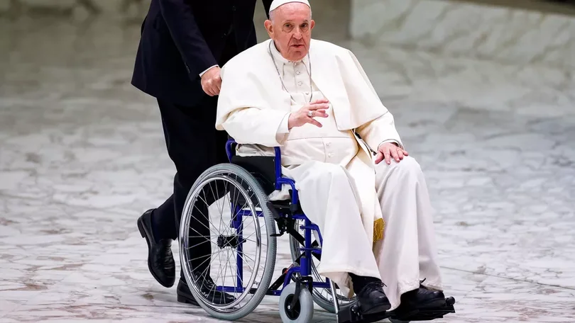 Papa admite sair mais cedo por razões de saúde
