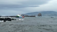 Remoção do navio encalhado no Pico vai levar tempo (Som)