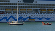 Imagem de Veleiro à deriva rebocado até ao Porto do Funchal
