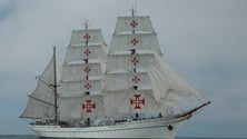 Imagem de Navio-escola Sagres no porto do Funchal