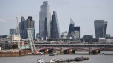 Imagem de Mais mesas em Londres