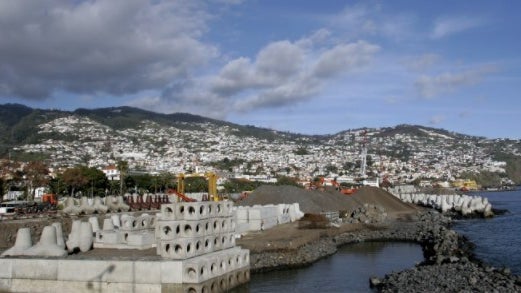 Madeira recua e volta a ter risco moderado para viagens