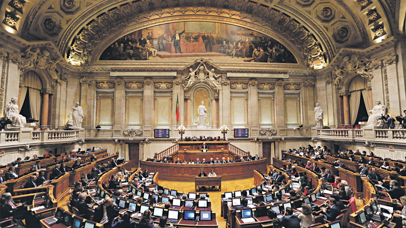 Imagem de Parlamento aprova 20 dias de licença para luto gestacional