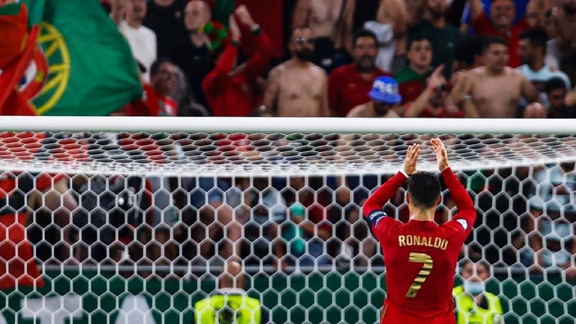 Imagem de Ronaldo reage à saída de Portugal do Euro2020