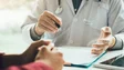 Imagem de Médicos vão poder continuar a passar receitas à mão