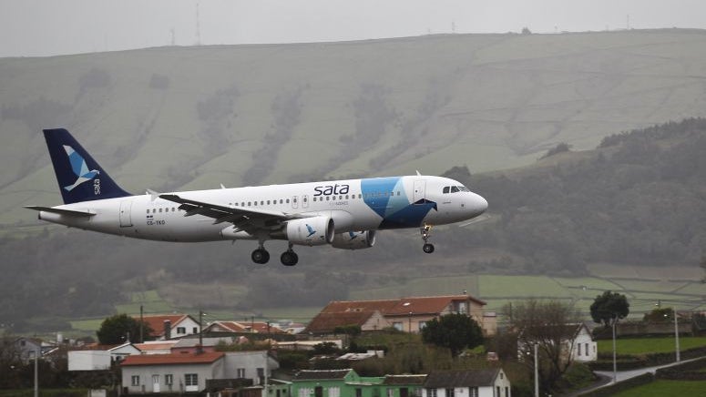 Imagem de Cerca de 900 passageiros da SATA poderão ser afetados pelo `Lorenzo`