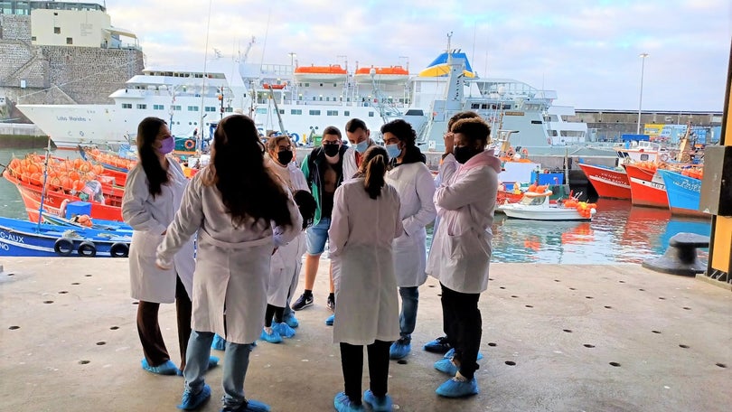 60 alunos de três estabelecimentos de ensino visitam a Lota e o Laboratório do Mar