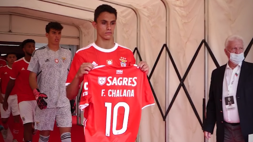 Imagem de Chalana homenageado na derrota do Nacional frente ao Benfica