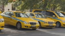 Imagem de Taxistas querem limite de veículos Uber a circular na Região (Vídeo)