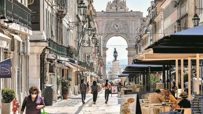 Imagem de Covid-19: Portugal entra esta segunda-feira em novo estado de emergência que inclui recolher obrigatório