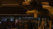 Imagem de Primeiros refugiados afegãos já chegaram a Portugal