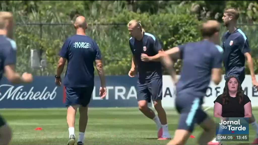 Mundial de futebol. Brasil-Noruega em Nova Jérsia