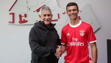 Imagem de Avançado madeirense Henrique Araújo renova pelo SLB até 2024