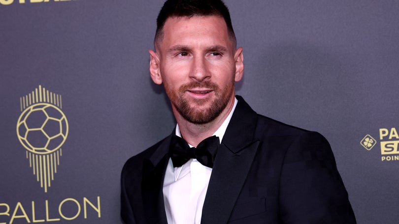 Imagem de Messi vence Bola de Ouro pela oitava vez na carreira