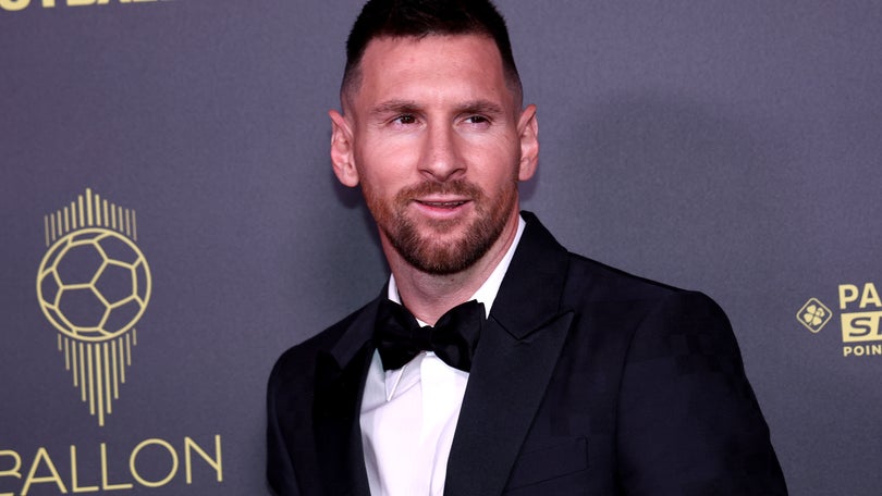 Messi vence Bola de Ouro pela oitava vez na carreira