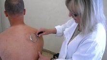 Imagem de Mais de uma centena de pessoas aderiu ao rastreio do cancro da pele
