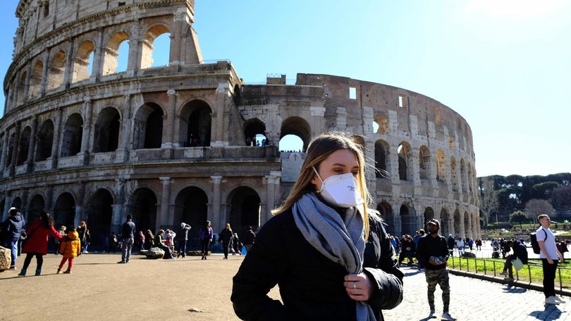 Imagem de Covid-19: Itália regista mais três mortes, região de Roma admite confinamentos