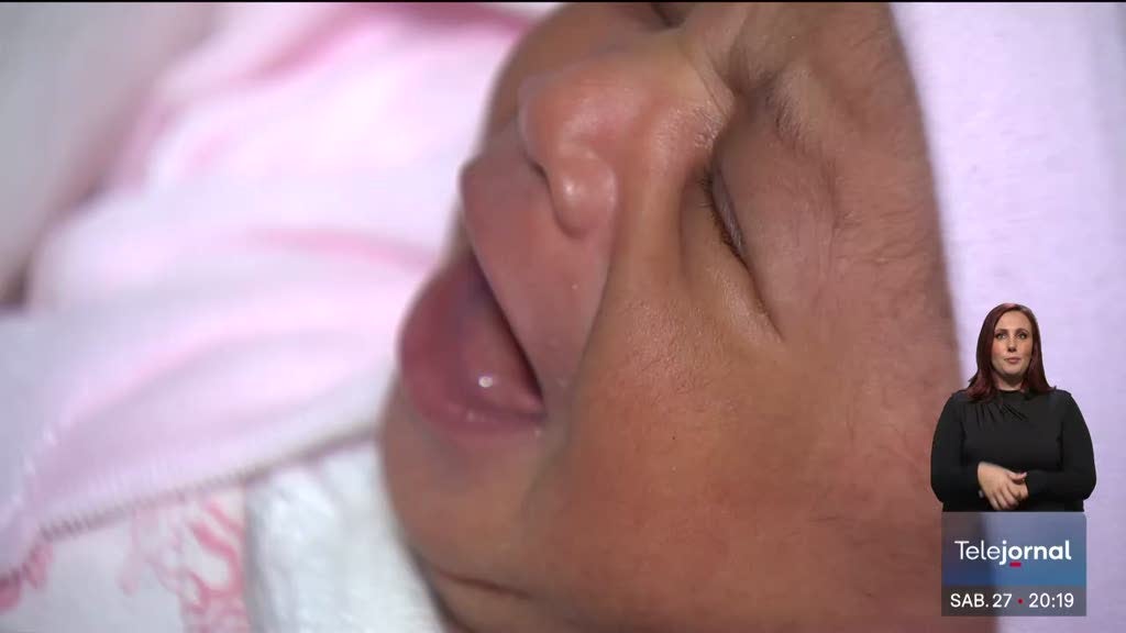 Imagem de Bebé nasce em ambulância na noite de Natal