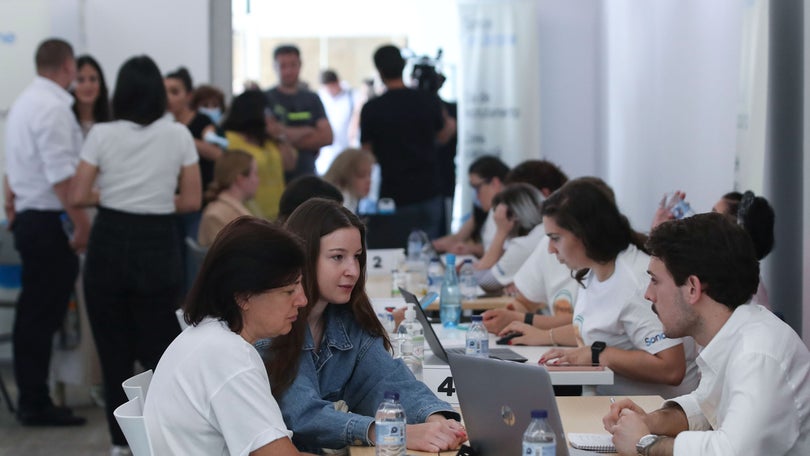 Imagem de Cerca de 300 refugiados procuram trabalho no dia do recrutamento em Lisboa